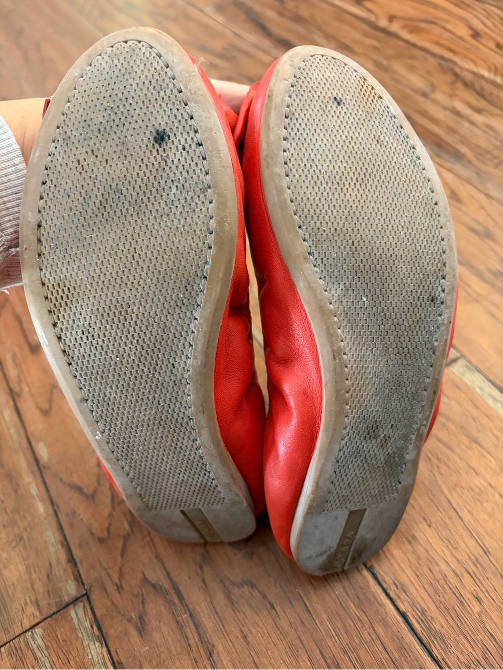 Prada Coral-Red Leather Bow Ballet Flats - Picture 4 of 4